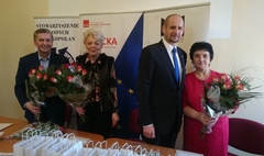 Aktywni seniorzy na warsztatach komputerowych (link otworzy duże zdjęcie)