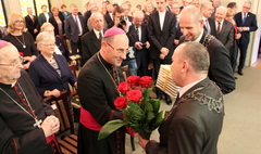 Uroczysta Sesja Rady Miasta Gniezna (link otworzy duże zdjęcie)