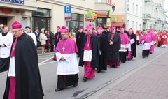 Uroczystości ku czci Świętego Wojciecha. (link otworzy duże zdjęcie)
