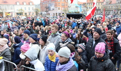 Koncerty znanych i lubianych zespołów muzycznych.