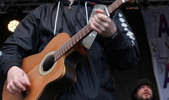 Koncerty znanych i lubianych zespołów muzycznych. (link otworzy duże zdjęcie)