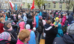 Koncerty znanych i lubianych zespołów muzycznych. (link otworzy duże zdjęcie)