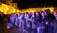 Koncerty znanych i lubianych zespołów muzycznych. (link otworzy duże zdjęcie)