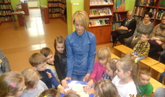 Przedszkolak też chce być czytelnikiem