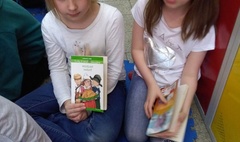 Długa przerwa z książką (link otworzy duże zdjęcie)