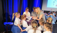 Mali mistrzowie tańca zaprezentowali się w MOK. (link otworzy duże zdjęcie)