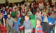 Biesiada na ludowo w Przedszkolu nr 13. (link otworzy duże zdjęcie)