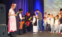 Biesiada na ludowo w Przedszkolu nr 13. (link otworzy duże zdjęcie)