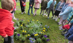 Dzień Flagi Przedszkolnej. (link otworzy duże zdjęcie)