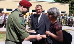 Nadanie skwerowi przy Szkole Podstawowej nr 9 imienia Adama Pługa Borysa. (link otworzy duże zdjęcie)