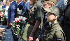 Nadanie skwerowi przy Szkole Podstawowej nr 9 imienia Adama Pługa Borysa. (link otworzy duże zdjęcie)