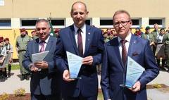 Nadanie skwerowi przy Szkole Podstawowej nr 9 imienia Adama Pługa Borysa. (link otworzy duże zdjęcie)