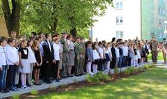 Nadanie skwerowi przy Szkole Podstawowej nr 9 imienia Adama Pługa Borysa. (link otworzy duże zdjęcie)