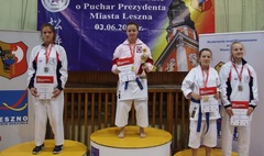 Komplet medali karateków Inochi Gniezno (link otworzy duże zdjęcie)