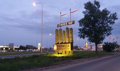 Podświetlony Witacz na ulicy Gdańskiej.