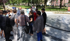 Zdjęcie z konferencji prasowej podczas otwarcia Parku im. Kościuszki po rewitaliacji (link otworzy duże zdjęcie)