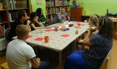 Przedwakacyjne spotkanie Klubu Dyskusji o Książce (link otworzy duże zdjęcie)