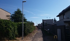 Montaż oświetlenia ścieżki pieszej