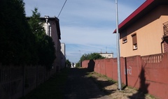 Montaż oświetlenia ścieżki pieszej (link otworzy duże zdjęcie)