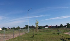 Montaż oświetlenia placu zabaw dla dzieci (link otworzy duże zdjęcie)