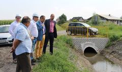 Trwają prace związane z odwodnieniem terenu dzielnicy Kawiary – Osiniec (link otworzy duże zdjęcie)