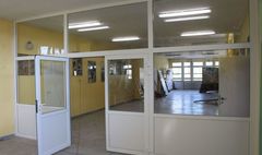 Przepierzenie w Szkole Podstawowej nr 10 (link otworzy duże zdjęcie)