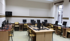 Pracownia terminalowa w SP2 (link otworzy duże zdjęcie)