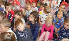 Dzień kropki (link otworzy duże zdjęcie)