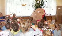 Dzień kropki (link otworzy duże zdjęcie)