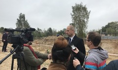 Zdjęcie z konferencji prasowej przy ul. Cymsa 22.09.2017 r. (link otworzy duże zdjęcie)