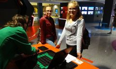 Młodzi gnieźnianie odkrywali sekrety nauki (link otworzy duże zdjęcie)