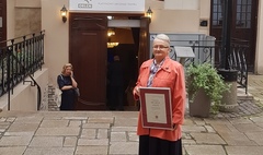 Nagroda dla niezwykłej gnieźnianki (link otworzy duże zdjęcie)