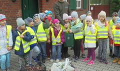 Spiżarnia dla leśnych zwierząt (link otworzy duże zdjęcie)