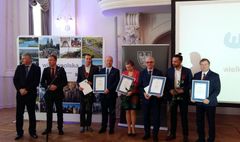 Koronacja Królewska ponownie wyróżniona (link otworzy duże zdjęcie)