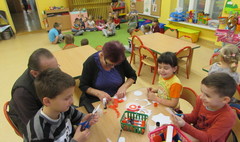 Przedszkolacy pamiętali o rocznicy (link otworzy duże zdjęcie)