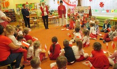 Przedszkole nr 9 świętuje (link otworzy duże zdjęcie)