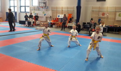 Worek medali dla zawodników Inochi Gniezno (link otworzy duże zdjęcie)