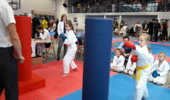 Worek medali dla zawodników Inochi Gniezno (link otworzy duże zdjęcie)