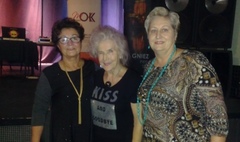 DJ Wika na andrzejkowej imprezie dla seniorów (link otworzy duże zdjęcie)