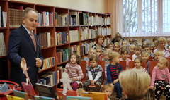 Basia w gnieźnieńskiej bibliotece (link otworzy duże zdjęcie)