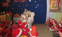 Mali Piastowie czekają na św. Mikołaja (link otworzy duże zdjęcie)