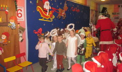 Mali Piastowie czekają na św. Mikołaja (link otworzy duże zdjęcie)