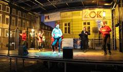 Morsy, zumba i muzyka, czyli drugi dzień świątecznego jarmarku (link otworzy duże zdjęcie)