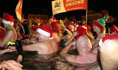 Morsy, zumba i muzyka, czyli drugi dzień świątecznego jarmarku (link otworzy duże zdjęcie)