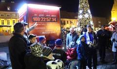 Morsy, zumba i muzyka, czyli drugi dzień świątecznego jarmarku (link otworzy duże zdjęcie)