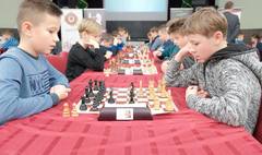 Młodzi szachiści godnie uczcili dzień św. Mikołaja (link otworzy duże zdjęcie)