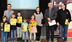 Młodzi szachiści godnie uczcili dzień św. Mikołaja (link otworzy duże zdjęcie)