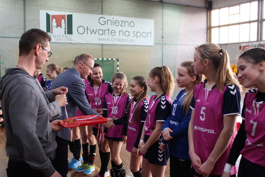 Urzad Miejski W Gnieznie Sp 12 Mistrzem Gniezna W Pilce Recznej Urzad Miejski W Gnieznie Sp 12 Mistrzem Gniezna W Pilce Recznej