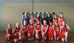 SP 12 Mistrzem Gniezna w piłce ręcznej (link otworzy duże zdjęcie)