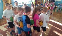 Nauka poprzez sport w gnieźnieńskim przedszkolu (link otworzy duże zdjęcie)